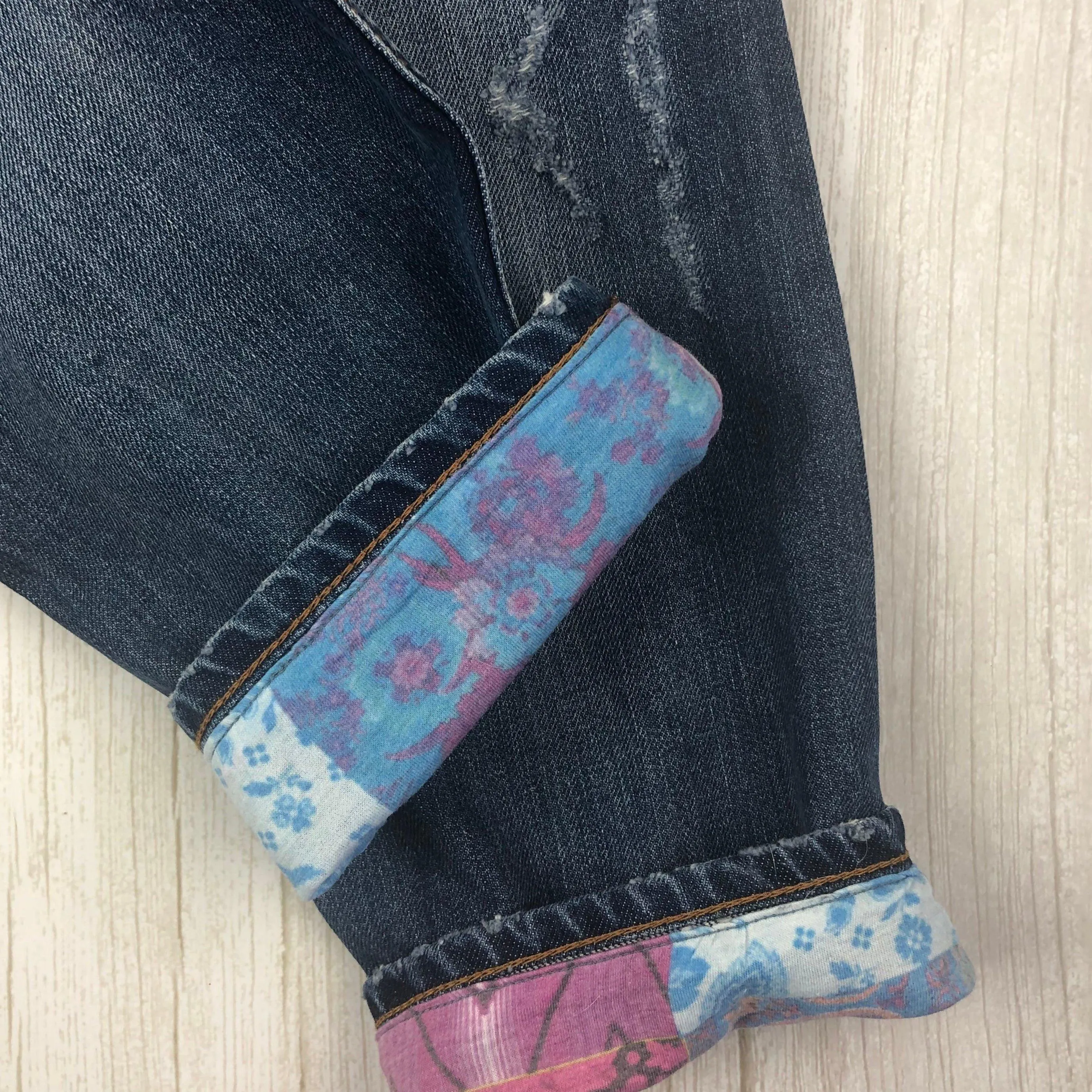 NWT- Italian Happiness 'Feliz'  90's fit Jeans RRP $300 - Size 25