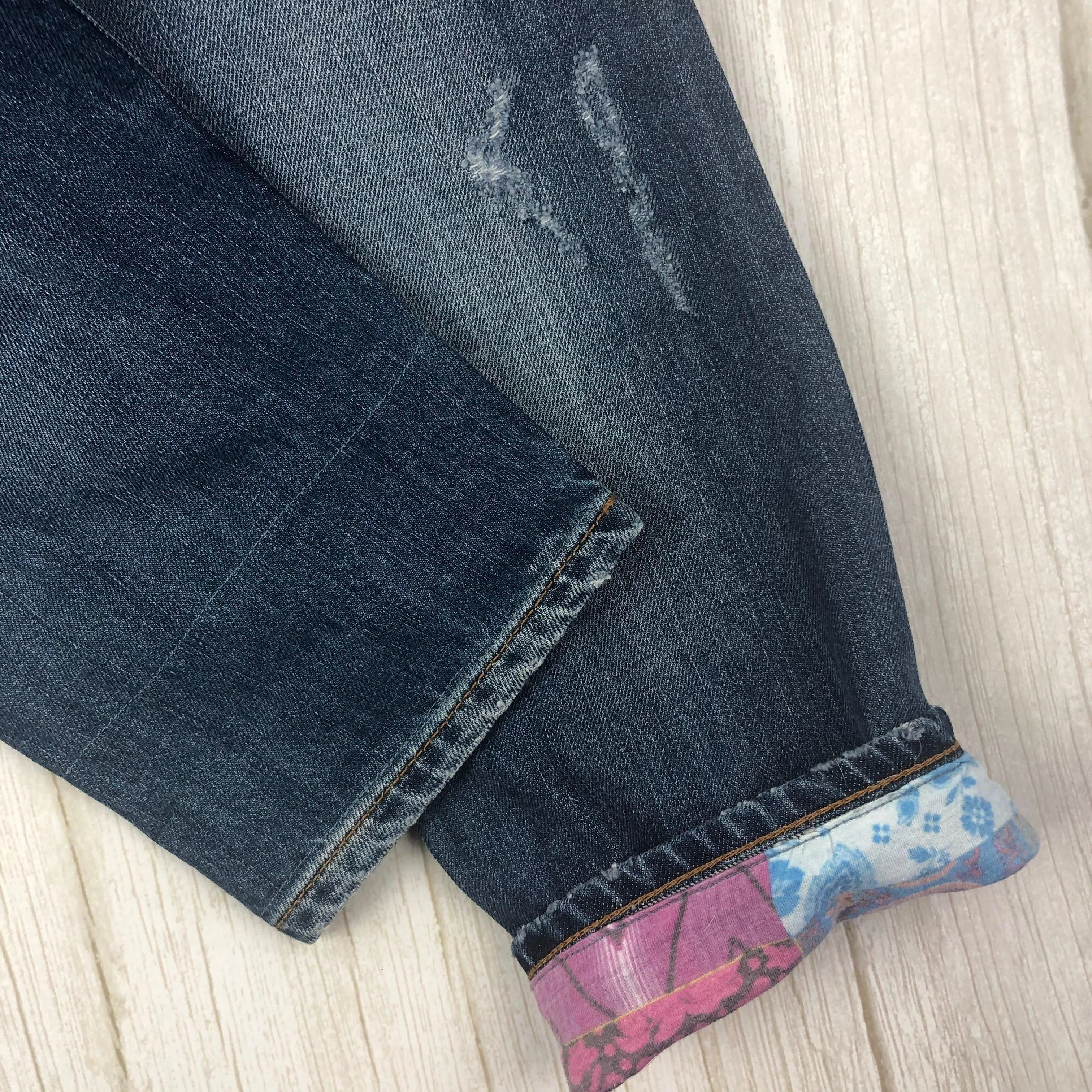 NWT- Italian Happiness 'Feliz'  90's fit Jeans RRP $300 - Size 25